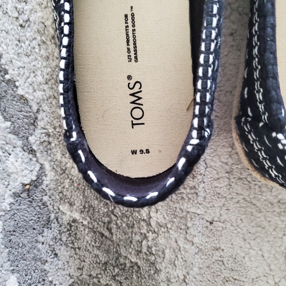 Toms Canvas Black & White Espadrilles - Picture 3 of 7
